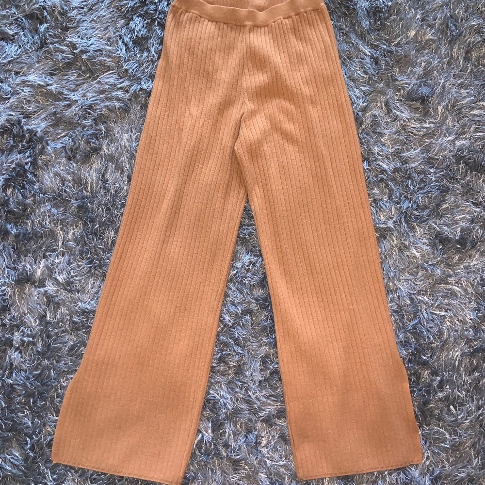 Ribbed knit brown pants. Soft and comfy! Never worn.